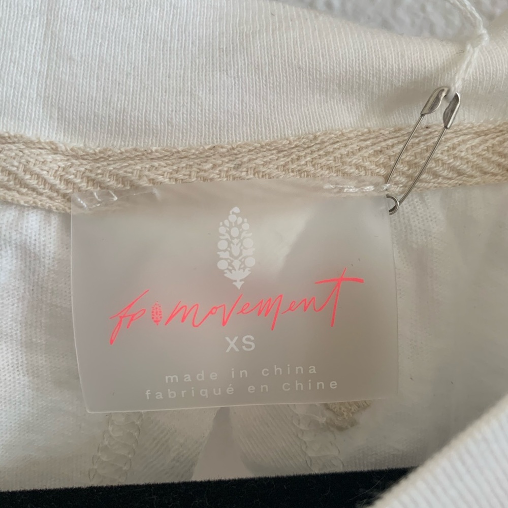 Free People Play By Play Crop Top in White NWT - Picture 4 of 7